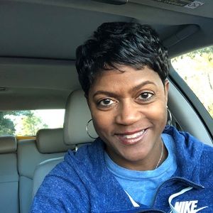 Meet your Posher, Joi